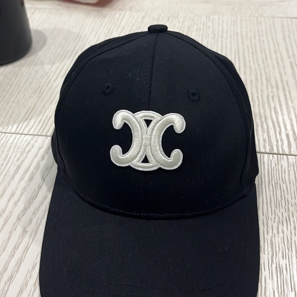 Celine cap - Picture 4 of 7